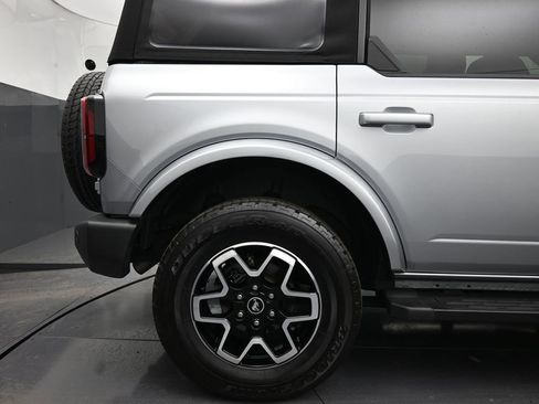 Used 2024 Ford Bronco Outer Banks image 12