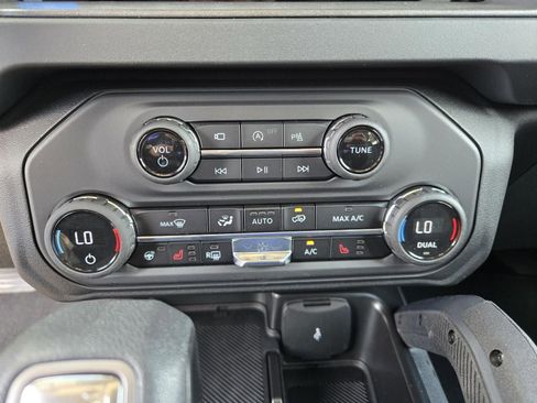 New 2026 Ford Bronco Badlands AWD/4WD image 13