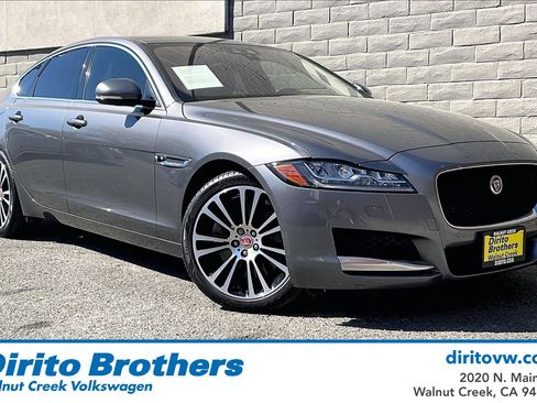 Used 2017 Jaguar XF Prestige image 1