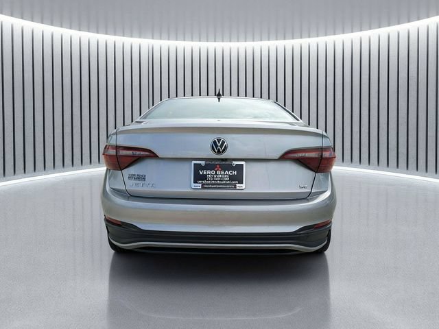 Used 2024 Volkswagen Jetta SE FWD image 5