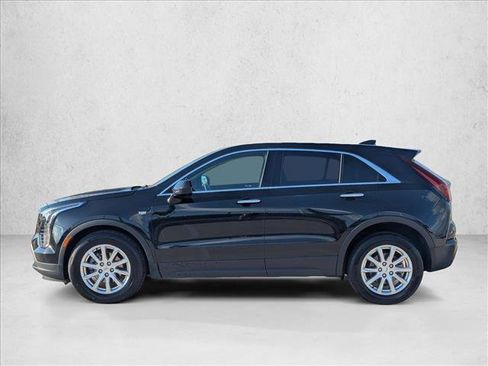 Used 2023 Cadillac XT4 Luxury w/ Cold Weather Package image 16