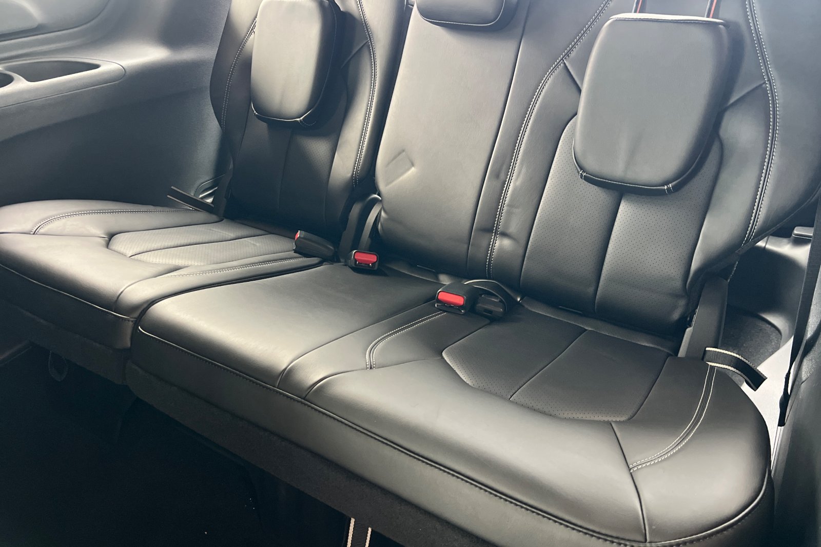 New 2026 Chrysler Pacifica Select AWD/4WD image 17