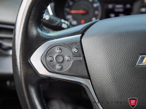 Used 2022 Chevrolet Traverse LT FWD image 25