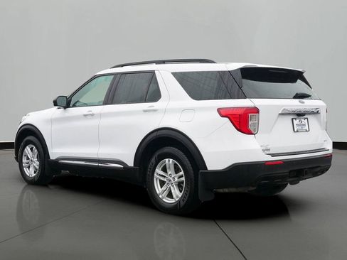 Used 2020 Ford Explorer XLT w/ Comfort Package image 2