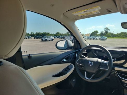 Used 2025 Buick Encore GX Avenir w/ Avenir Technology Package image 15