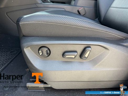 Used 2023 Volkswagen Atlas Cross Sport SE w/ Panoramic Sunroof Package FWD image 18