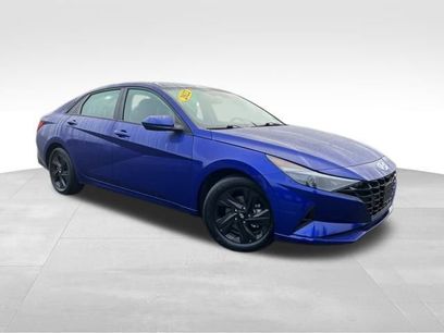 Used 2022 Hyundai Elantra SEL w/ Cargo Package