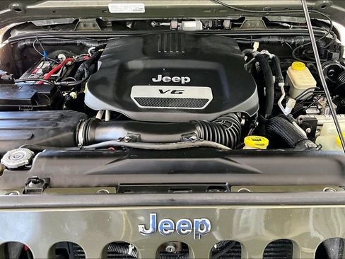 Used 2015 Jeep Wrangler Unlimited Sport w/ Quick Order Package 24S AWD/4WD image 30
