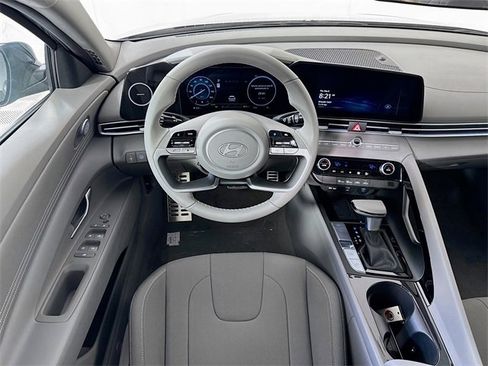 New 2025 Hyundai Elantra SEL image 20