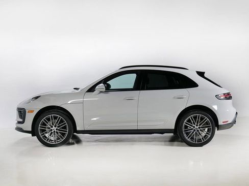 Certified 2026 Porsche Macan AWD/4WD image 2