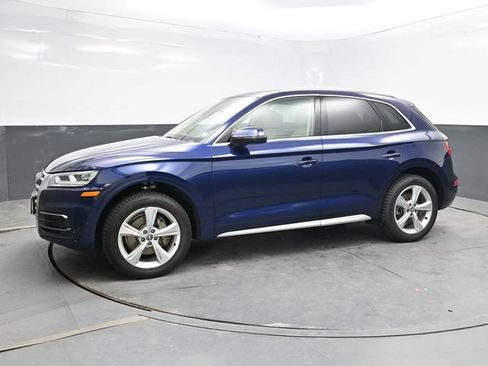 Used 2020 Audi Q5 Prestige w/ Prestige Package AWD/4WD image 3