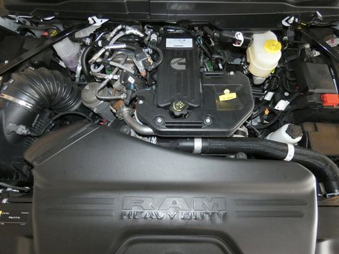 New 2026 RAM 2500 Limited image 34