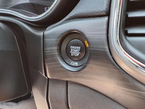 Used 2021 Jeep Grand Cherokee Laredo image 15