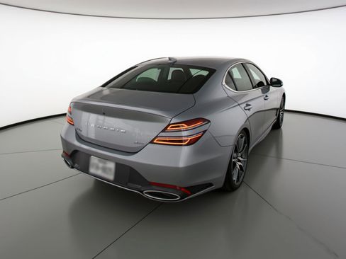 Used 2025 Genesis G70 2.5T image 9