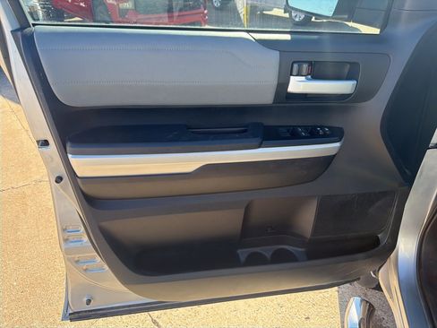 Used 2017 Toyota Tundra Limited image 12