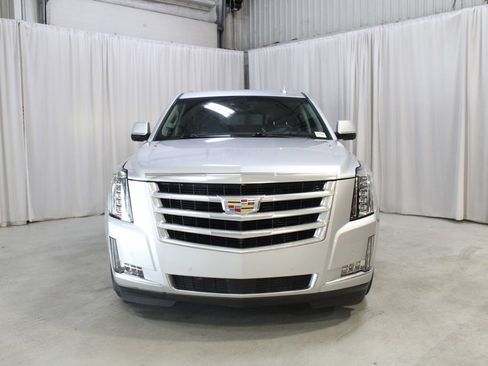 Used 2020 Cadillac Escalade ESV Premium Luxury AWD/4WD image 38