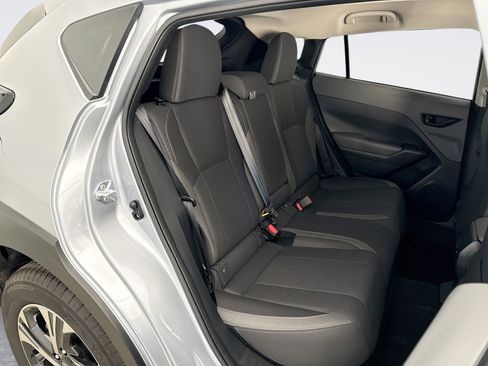 Used 2025 Subaru Crosstrek 2.0i Premium image 17