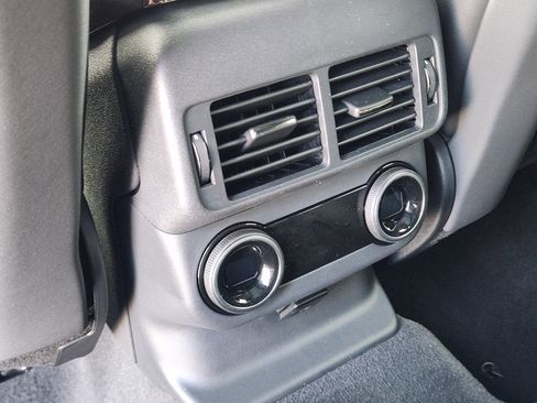 New 2026 Land Rover Range Rover Velar Dynamic SE image 31