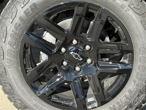 New 2026 Chevrolet Silverado 1500 Custom Trail Boss image 11