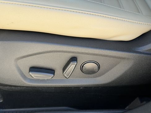 Used 2023 Ford Edge SEL image 19