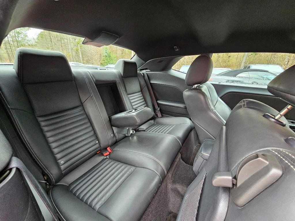 Used 2010 Dodge Challenger R/T RWD image 26