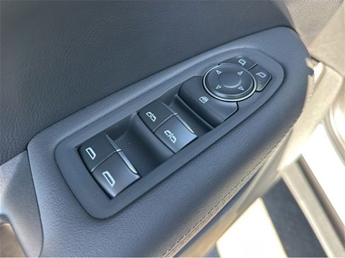 New 2025 Cadillac XT5 Luxury image 30