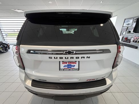 Used 2022 Chevrolet Suburban RST w/ Luxury Package AWD/4WD image 4