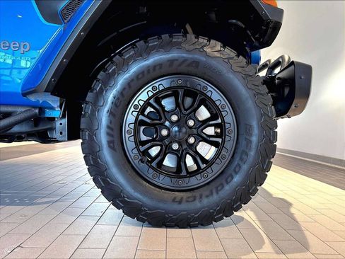 Used 2023 Jeep Wrangler Unlimited Rubicon 4xe AWD/4WD image 14