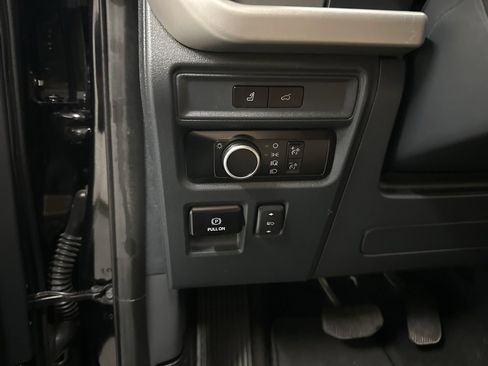 Used 2023 Ford Expedition Max XLT image 36