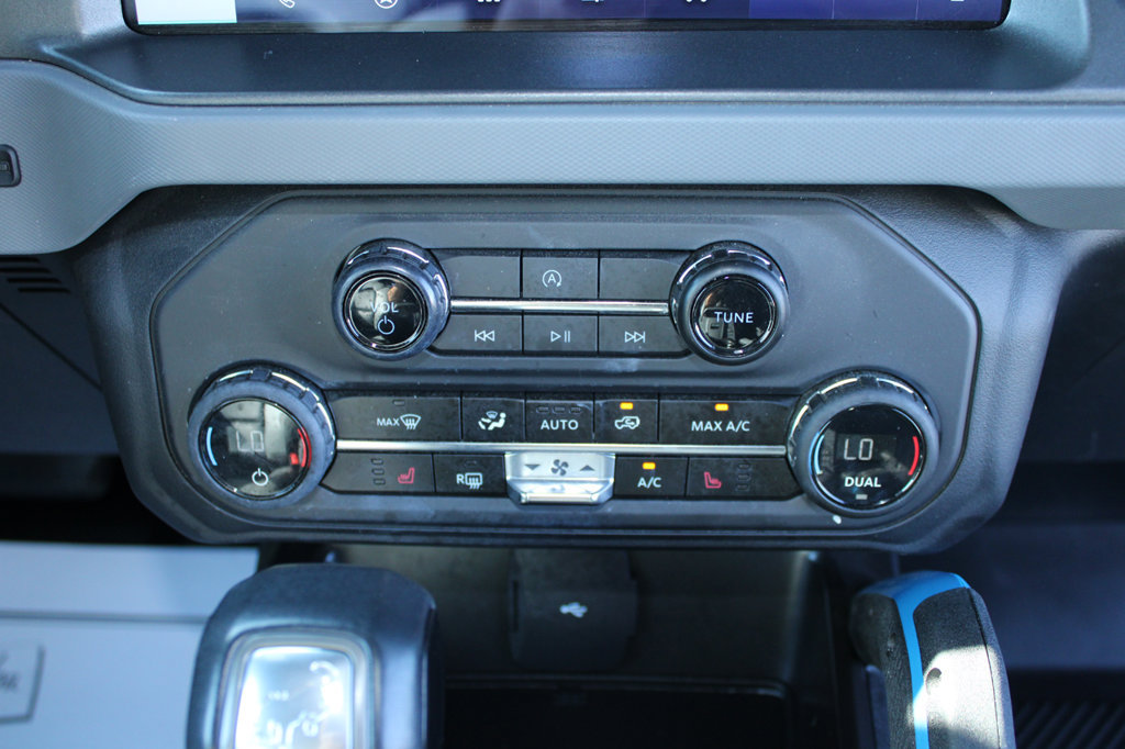 Used 2024 Ford Bronco Black Diamond AWD/4WD image 29