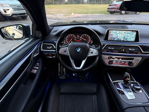 Used 2018 BMW 750i xDrive image 34