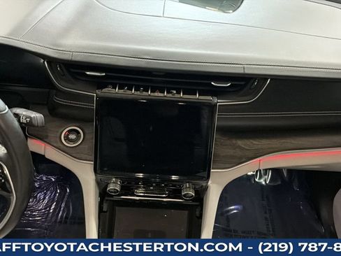 Used 2021 Jeep Grand Cherokee L Overland w/ Luxury Tech Group IV AWD/4WD image 21