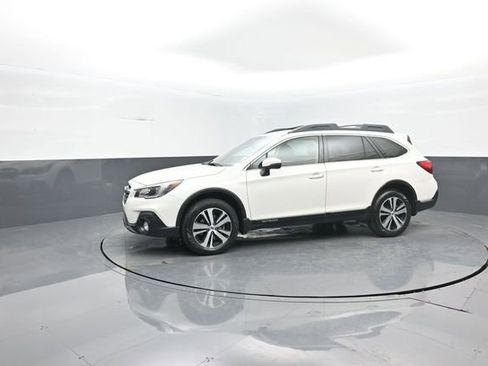 Used 2018 Subaru Outback 2.5i Premium image 4