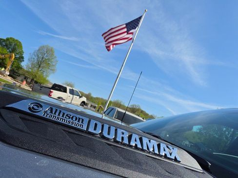 New 2026 Chevrolet Silverado 2500 High Country w/ High Country Premium Package AWD/4WD image 9