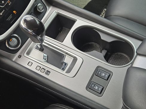Used 2024 Nissan Murano SV w/ SV Midnight Edition Package FWD image 18
