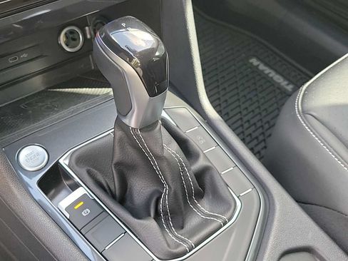 Used 2023 Volkswagen Tiguan SE FWD image 29