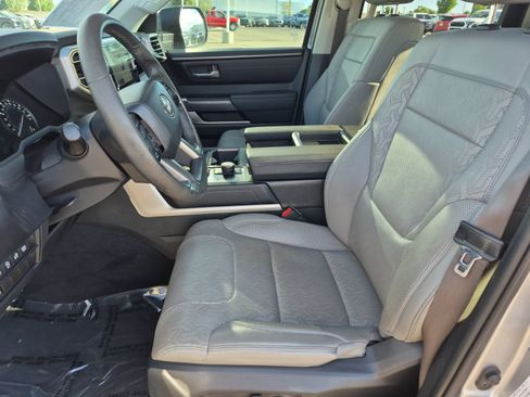 Used 2022 Toyota Tundra SR5 w/ SR5 Premium Package RWD image 13