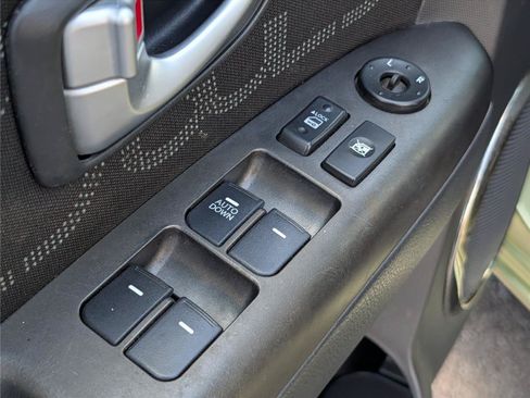 Used 2013 Kia Soul + FWD image 15