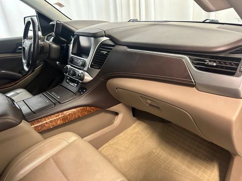 Used 2017 Chevrolet Suburban Premier AWD/4WD image 25