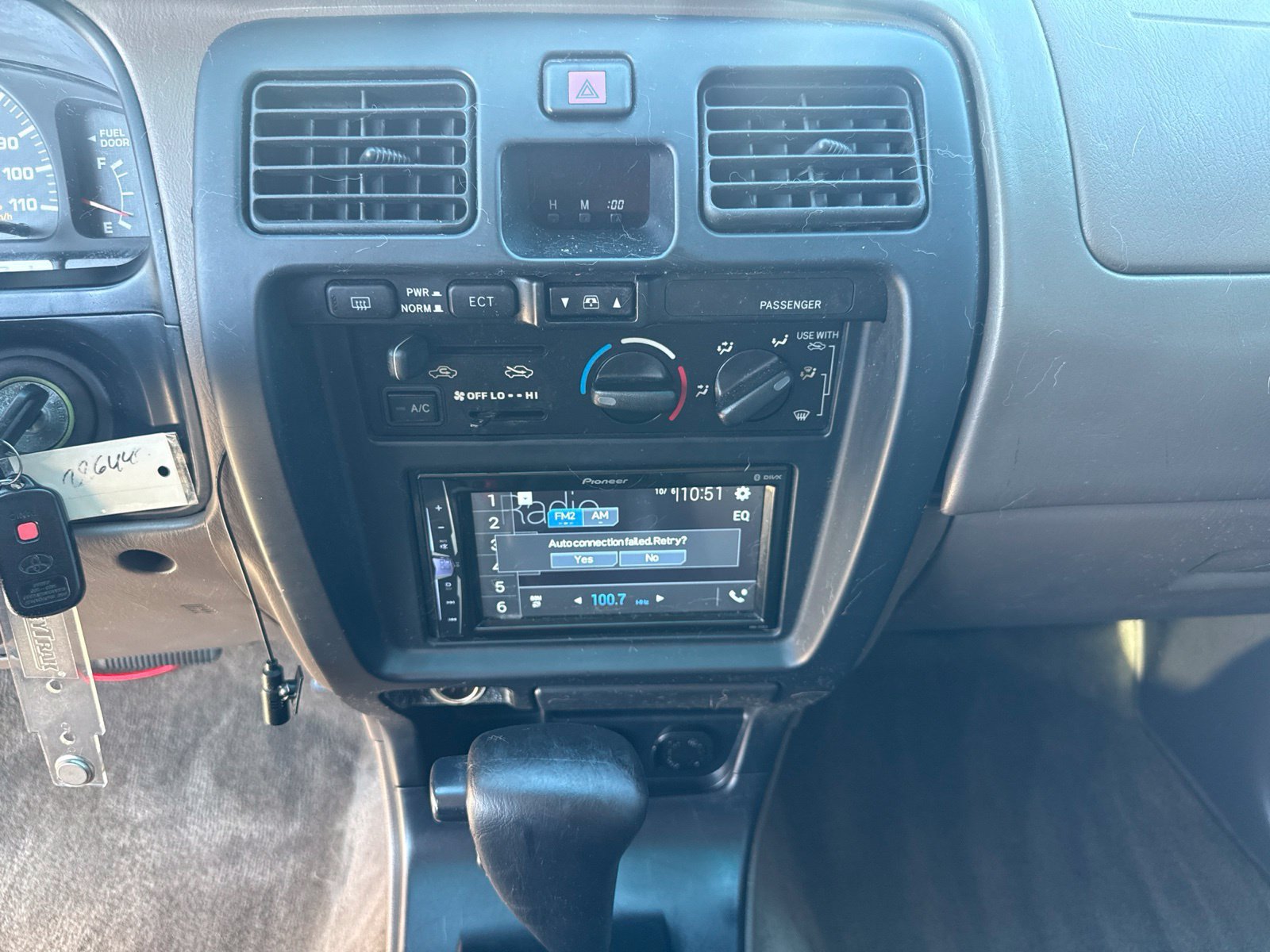 Used 2000 Toyota 4Runner SR5 RWD image 13
