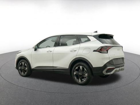 Used 2026 Kia Sportage LX FWD image 6