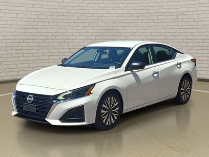 Used 2025 Nissan Altima 2.5 SV