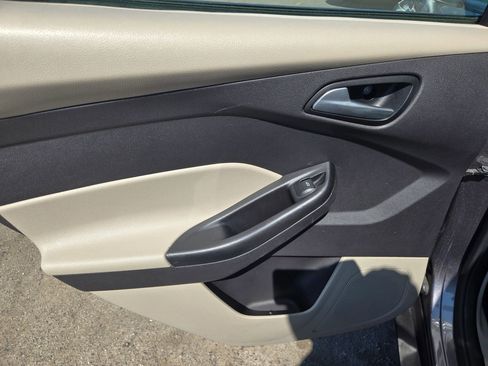 Used 2014 Ford Focus SE image 12