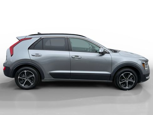 Used 2023 Kia Niro EX image 6