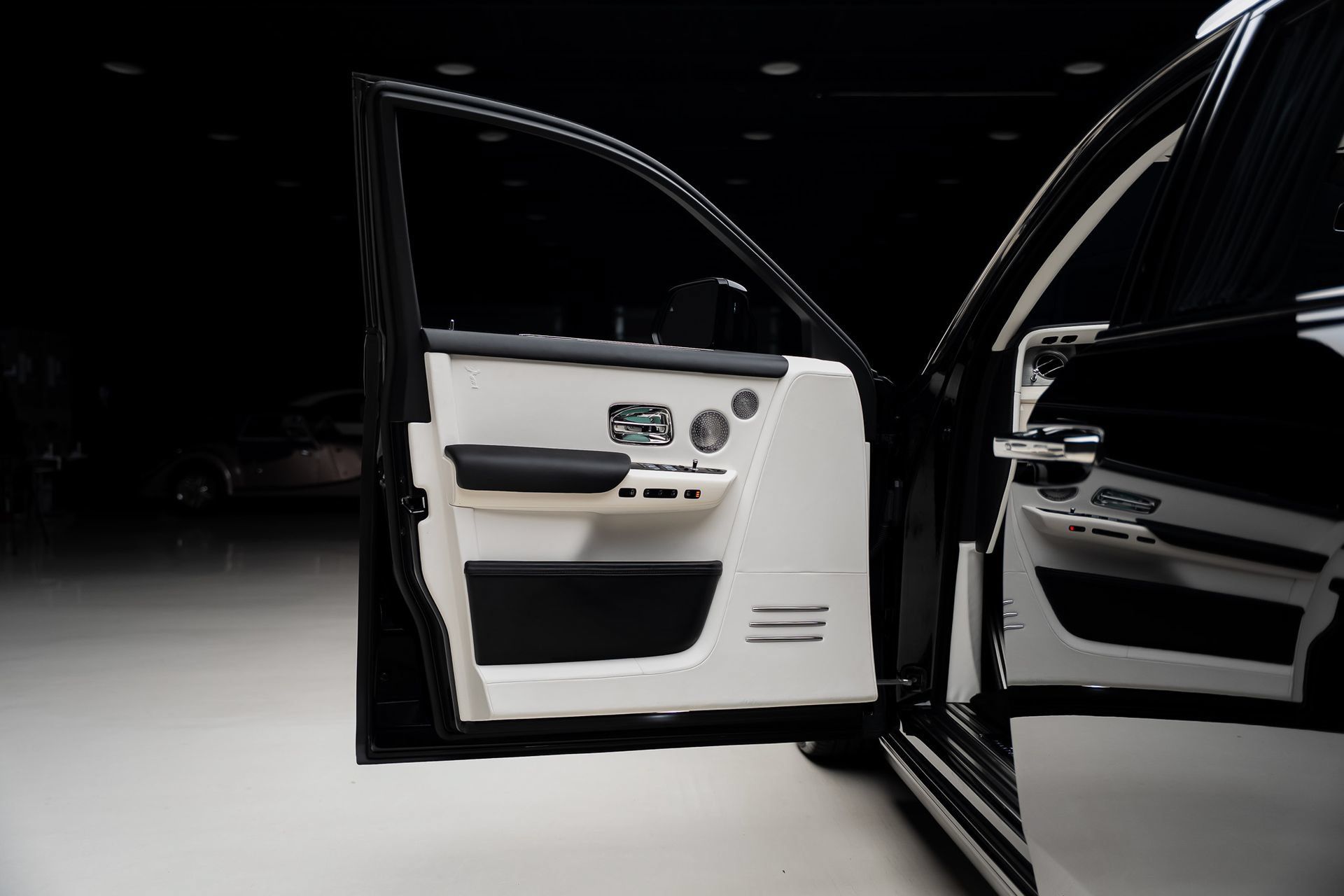 Used 2024 Rolls-Royce Phantom Extended Wheelbase RWD image 55