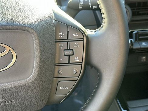 Used 2025 Toyota Prius LE image 35