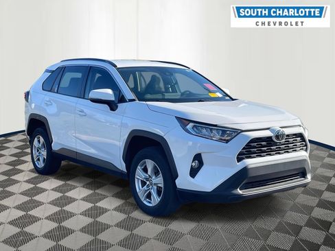 Used 2021 Toyota RAV4 XLE image 3
