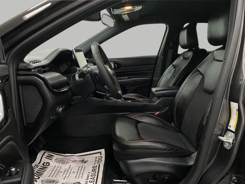 Used 2023 Jeep Compass Altitude w/ Convenience Group AWD/4WD image 28