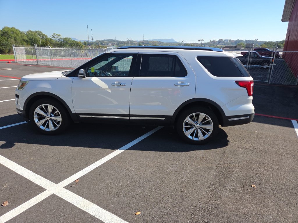 Used 2019 Ford Explorer Limited w/ Ford Safe & Smart Package AWD/4WD image 6