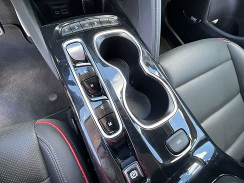 Certified 2023 Buick Envision Essence w/ Technology Package I image 29